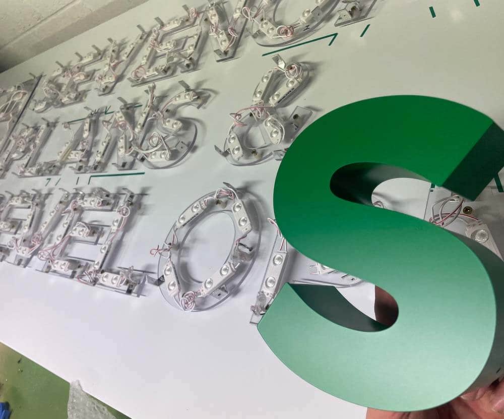 manufacturer-sign-makers-2 manufacturer-sign-makers-2
